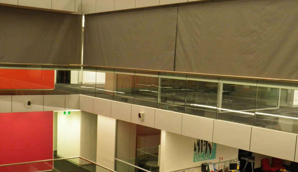 Применение противопожарных и противодымных штор в торговых центрах